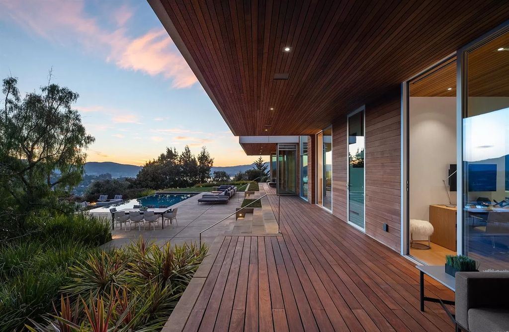An-Icon-of-Modern-Home-in-Tiburon-boasts-the-Finest-Views-in-the-Bay-Area-Asking-for-16000000-22