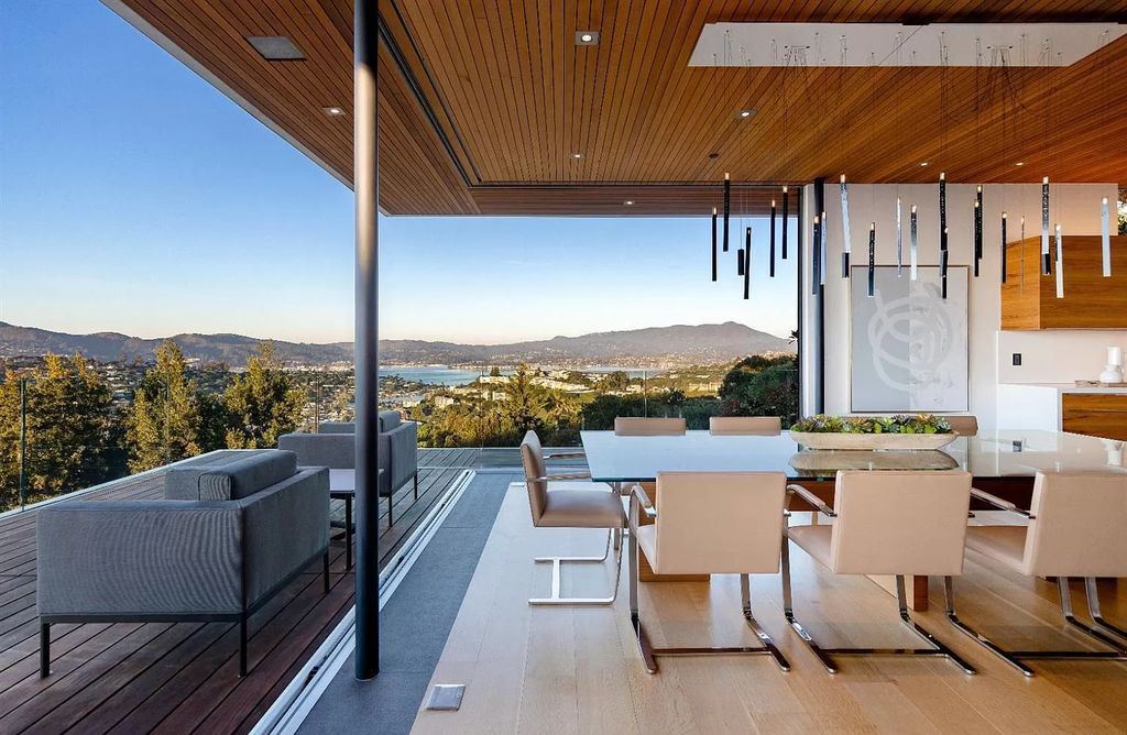 An-Icon-of-Modern-Home-in-Tiburon-boasts-the-Finest-Views-in-the-Bay-Area-Asking-for-16000000-30
