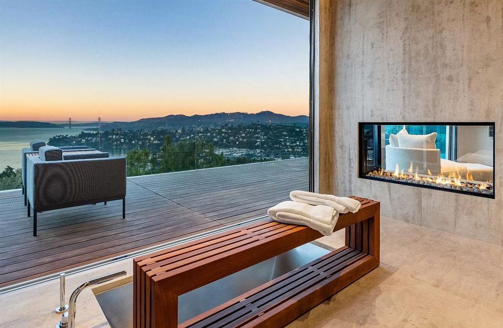 An-Icon-of-Modern-Home-in-Tiburon-boasts-the-Finest-Views-in-the-Bay-Area-Asking-for-16000000-6