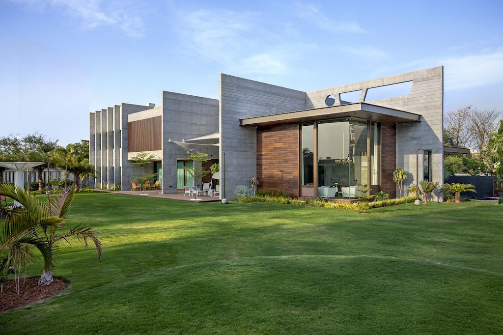 Ankit Shah Residence, a Folded House by Dipen Gada and Associates