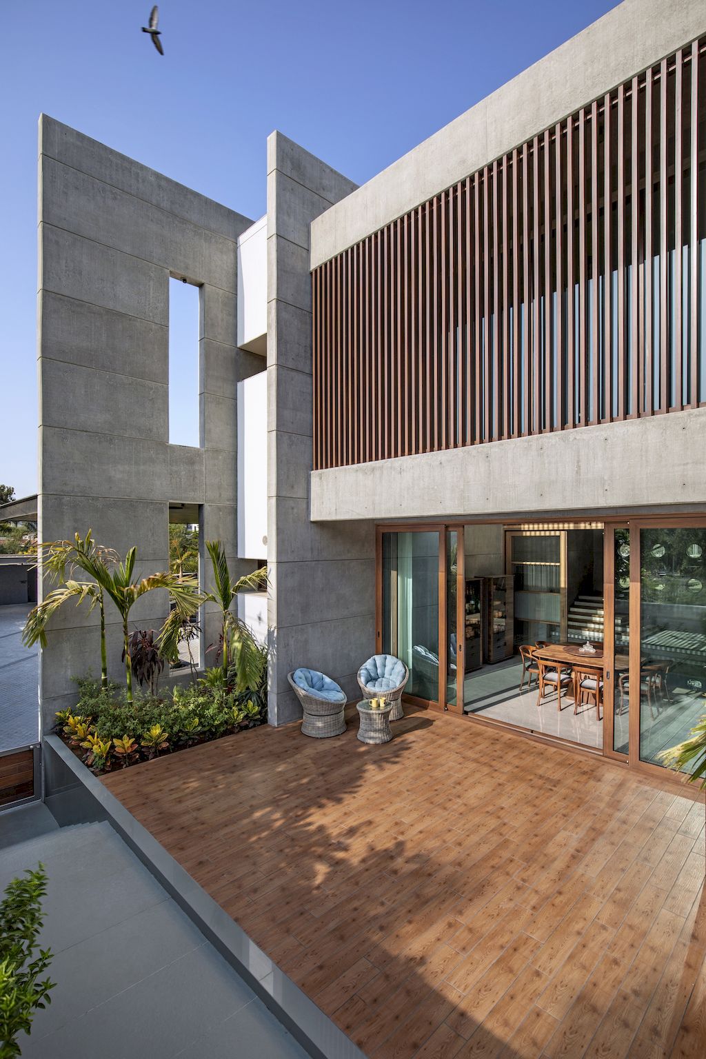 Ankit Shah Residence, a Folded House by Dipen Gada and Associates