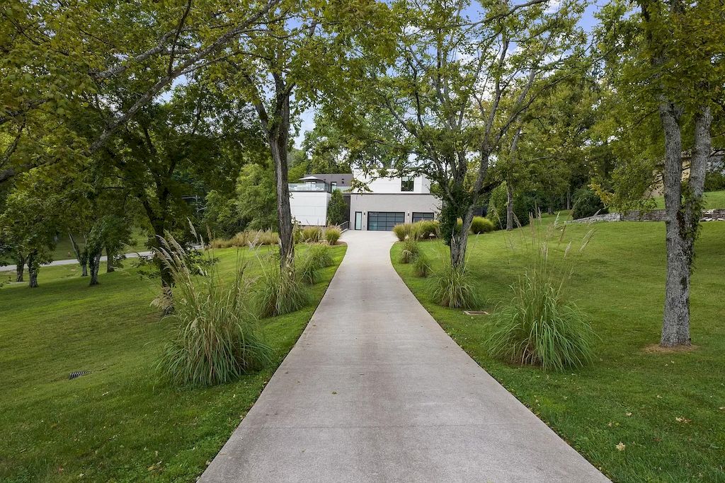 Bathed-in-Natural-Light-and-Elegant-in-Every-Detail-this-Masterpiece-in-Tennessee-Listed-at-4999990-30-1