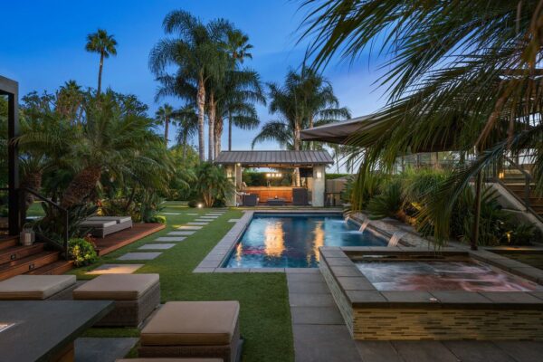$16,995,000 Beautiful Architectural Home in Malibu offers Luxurious Living