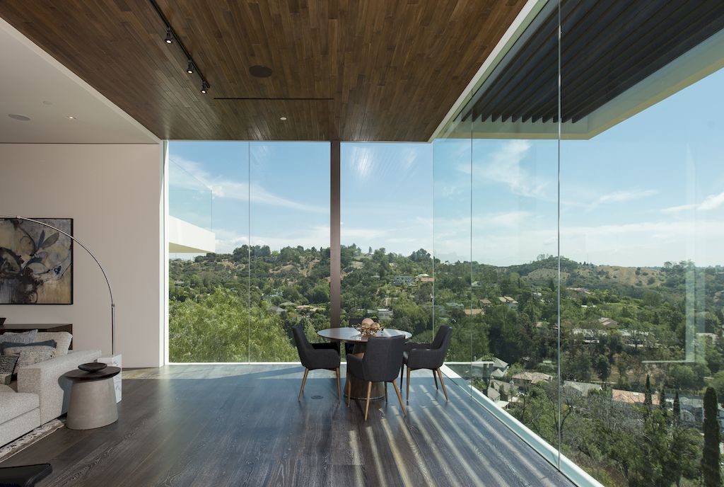 Benedict Canyon House in Beverly Hills, California by Whipple Russell