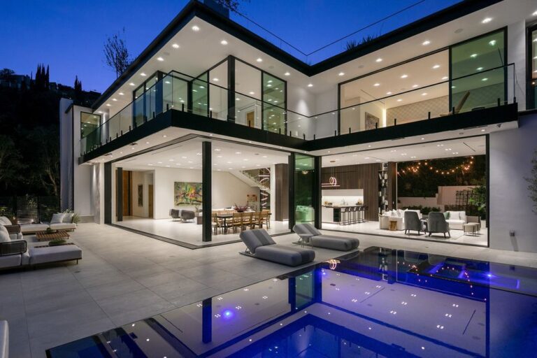 Brand New Organic Modern Home in Los Angeles with The Highest end Finishes Throughout hits the Market for $9,995,000