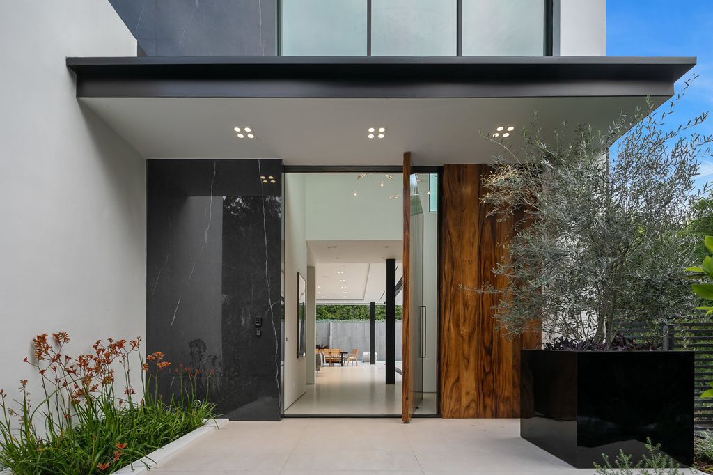Brand-New-Organic-Modern-Home-in-Los-Angeles-with-The-Highest-end-Finishes-Throughout-hits-the-Market-for-9995000-3