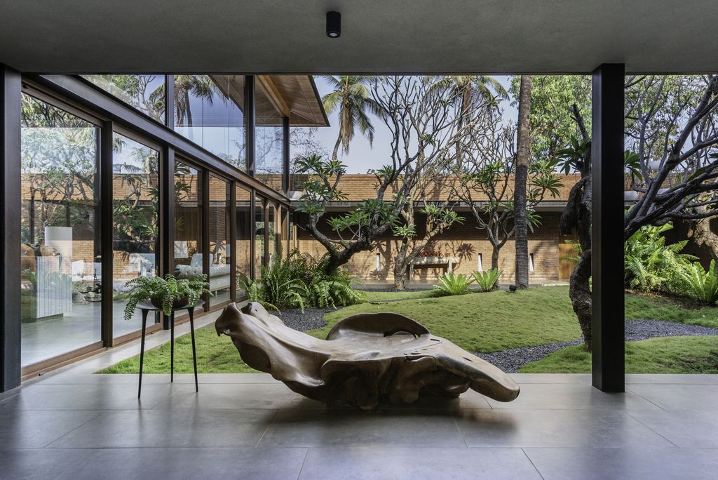 Casa Feliz, a Contemporary Luxurious House in India Designed by ADND