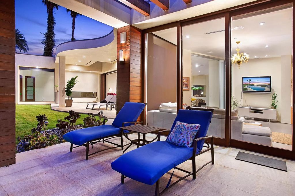 Comfortable-Contemporary-Home-perched-atop-Beverly-Hills-Exclusive-Trousdale-Neighborhood-for-Rent-75000-a-Month-22