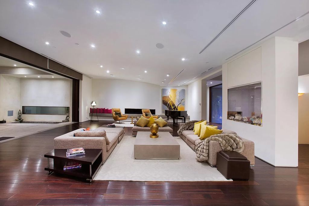 Comfortable-Contemporary-Home-perched-atop-Beverly-Hills-Exclusive-Trousdale-Neighborhood-for-Rent-75000-a-Month-25