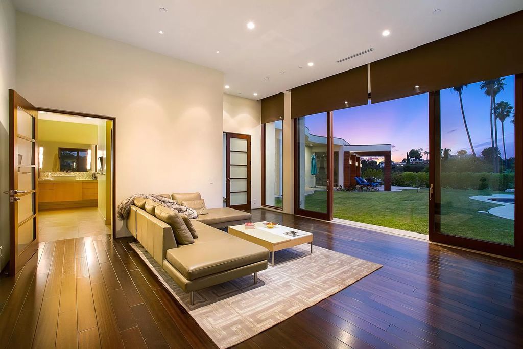 Comfortable-Contemporary-Home-perched-atop-Beverly-Hills-Exclusive-Trousdale-Neighborhood-for-Rent-75000-a-Month-30