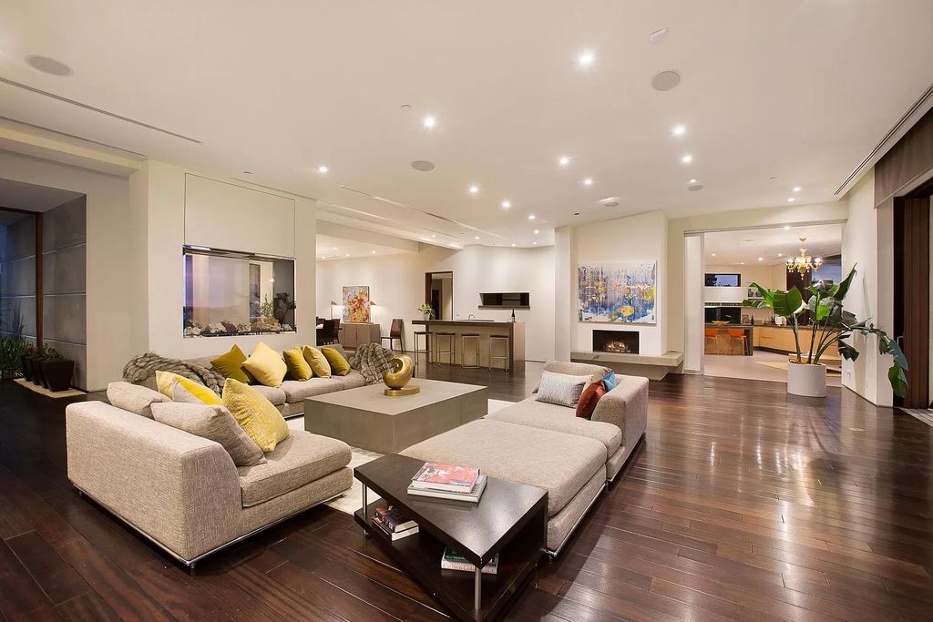 Comfortable-Contemporary-Home-perched-atop-Beverly-Hills-Exclusive-Trousdale-Neighborhood-for-Rent-75000-a-Month-4