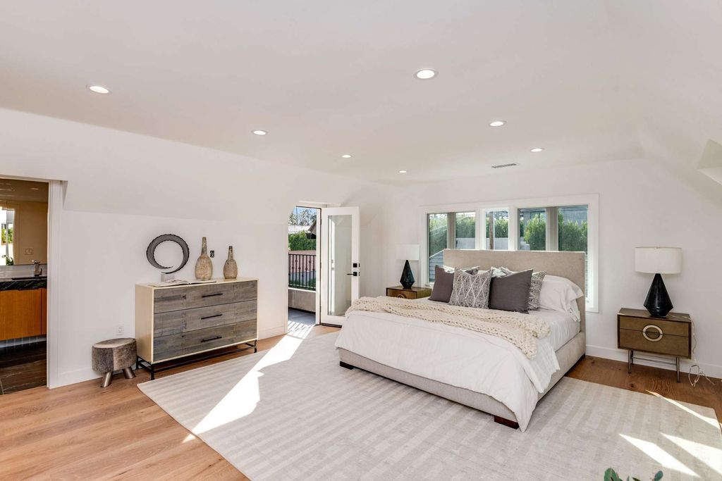 The Home in Beverly Hills is a Completely renovated masterpiece with the sprawling backyard featuring a brand new swimmer's pool now available for sale. This home located at 607 N Elm Dr, Beverly Hills, California