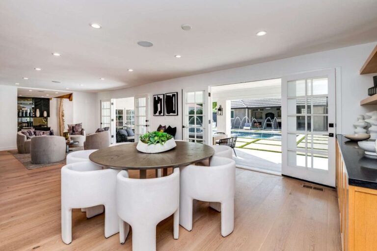 A 12,995,000 Completely renovated transitional home in Beverly Hills