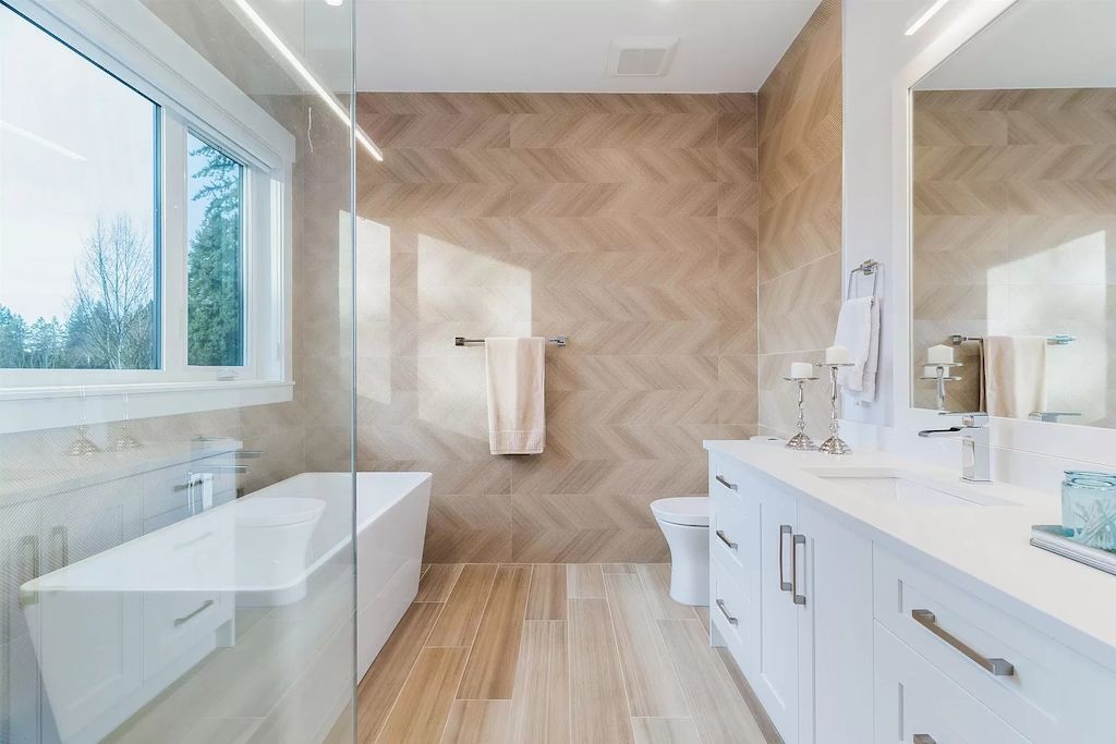When it comes to small bathroom ideas, one of the most important factors to consider is the use of tile. Tile can be used in a variety of ways to make a small bathroom appear larger and more spacious. For example, using large format tiles on both the walls and floor can help create the illusion of more space. Additionally, choosing a light-colored tile can reflect light and make the bathroom feel brighter and more open. To add depth and interest, consider using a mosaic or patterned tile as a feature wall or shower niche. 
