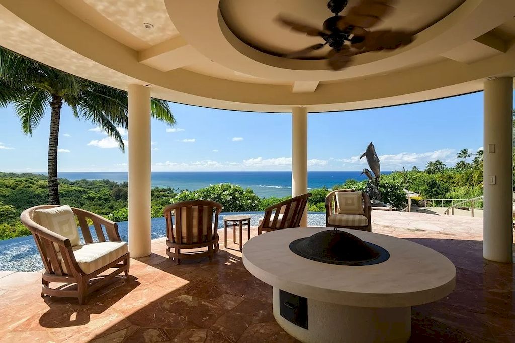 Designed-for-Multi-generational-Living-and-Entertaining-in-Hawaii-this-Large-Luxury-Home-Listed-at-17500000-18