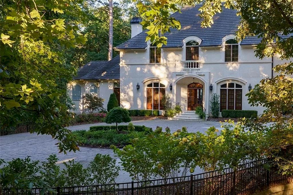The Home in Georgia is a luxurious, impressive and well-built home now available for sale. This home located at 4150 Beechwood Dr NW, Atlanta, Georgia; offering 05 bedrooms and 07 bathrooms with 7,400 square feet of living spaces.