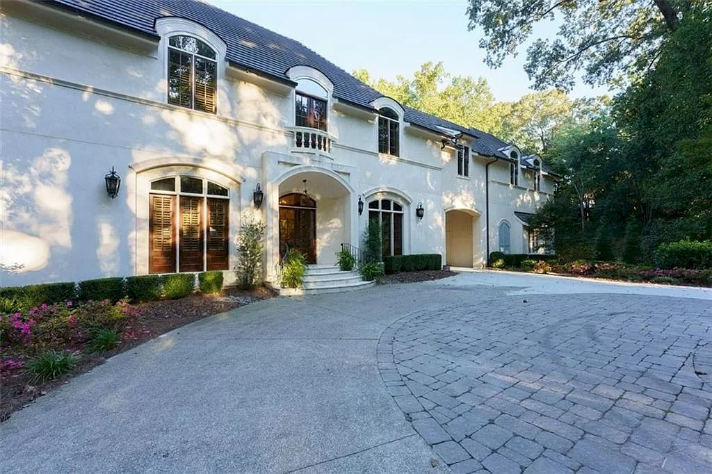 The Home in Georgia is a luxurious, impressive and well-built home now available for sale. This home located at 4150 Beechwood Dr NW, Atlanta, Georgia; offering 05 bedrooms and 07 bathrooms with 7,400 square feet of living spaces.