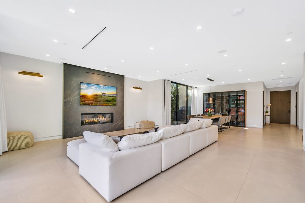 Elegantly-Designed-Architectural-Home-in-Los-Angeles-with-An-Exceptional-Curated-Finish-for-Sale-at-4295000-14