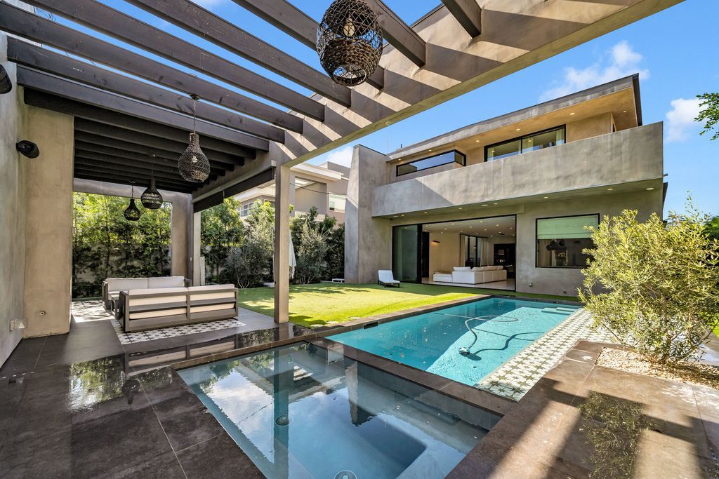 Elegantly-Designed-Architectural-Home-in-Los-Angeles-with-An-Exceptional-Curated-Finish-for-Sale-at-4295000-32