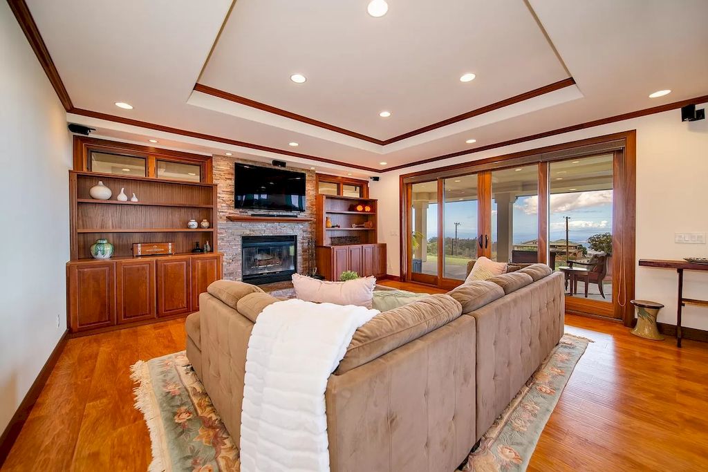 The Home in Hawaii is a luxurious home in the condition of high-quality sophistication now available for sale. This home located at 885 Pulehuiki Rd, Kula, Hawaii; offering 04 bedrooms and 04 bathrooms with square 4,703 feet of living spaces.