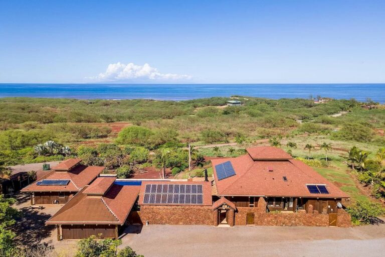 Featuring Picturesque Land and Panoramic Ocean Views,  this Slice of Paradise in Hawaii Listed at $3,400,000