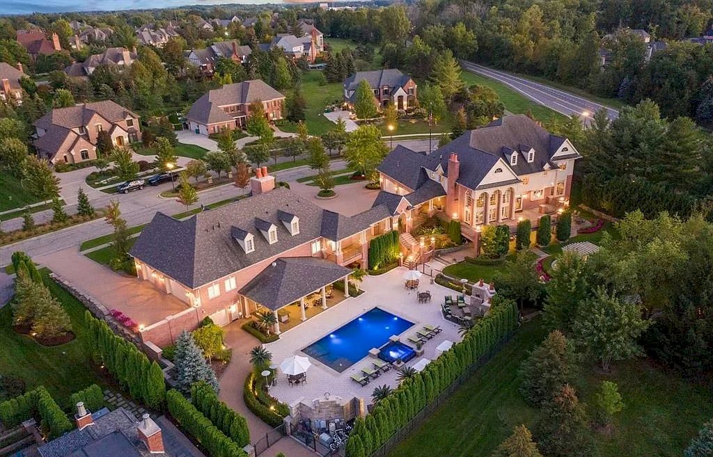 The Home in Michigan is a luxurious home that you will fall in love at first sight now available for sale. This home located at 2966 Addison Cir S, Rochester, Michigan; offering 05 bedrooms and 08 bathrooms with 11,500 square feet of living spaces. 