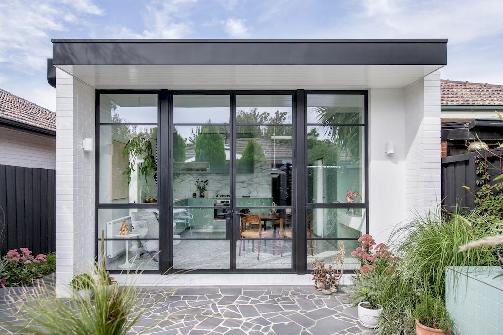 Flemington-house-Minty-fresh-addition-in-Australia-by-Lisa-Breeze-Architect-3