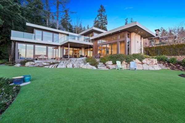 Gorgeous Contemporary Home in West Vancouver with Incredible Ocean ...