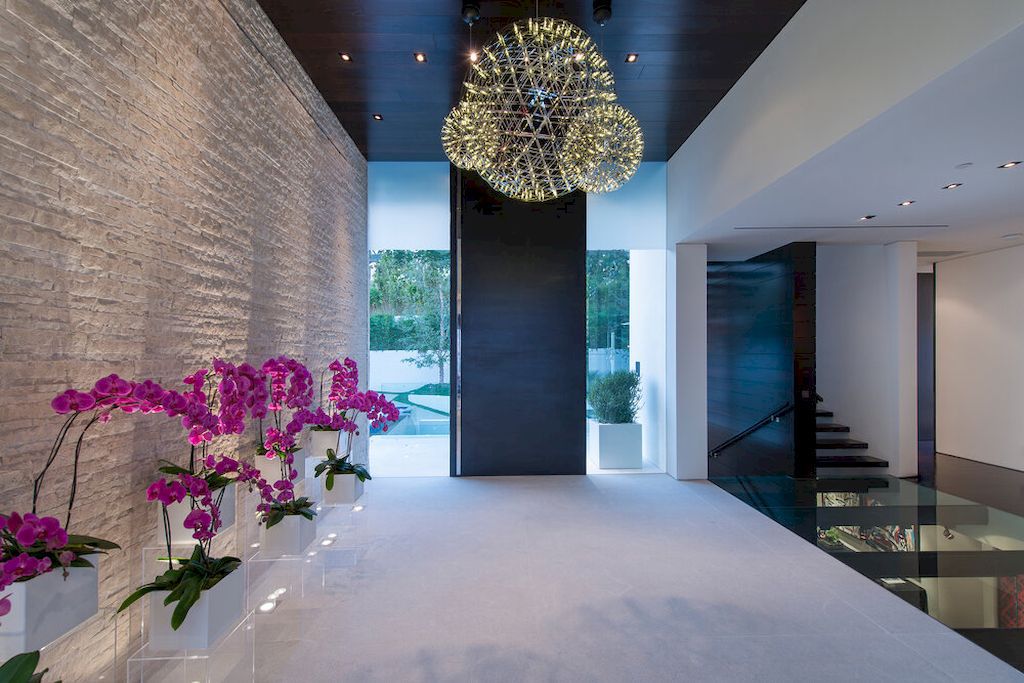 Laurel Way House in Beverly Hills, California by Whipple Russell Architects