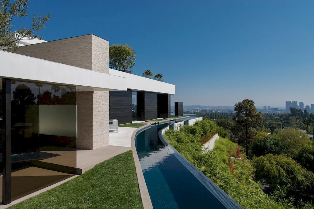 Laurel Way House in Beverly Hills, California by Whipple Russell Architects