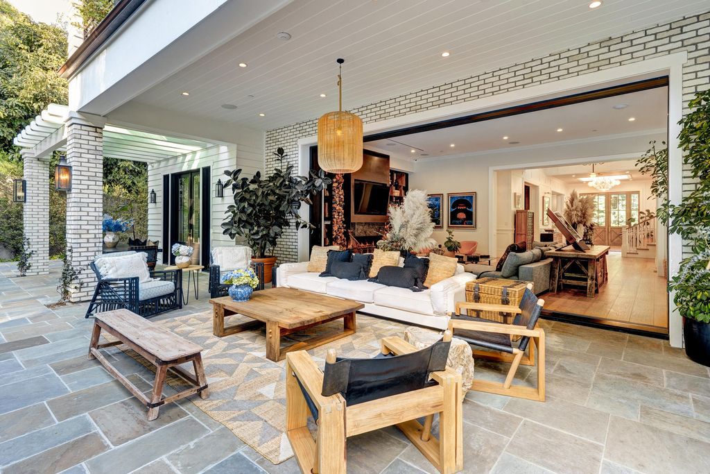 Lower-Mandeville-Canyon-Contemporary-Farmhouse-in-Los-Angeles-boasts-Quality-Craftsmanship-Selling-for-14250000-16