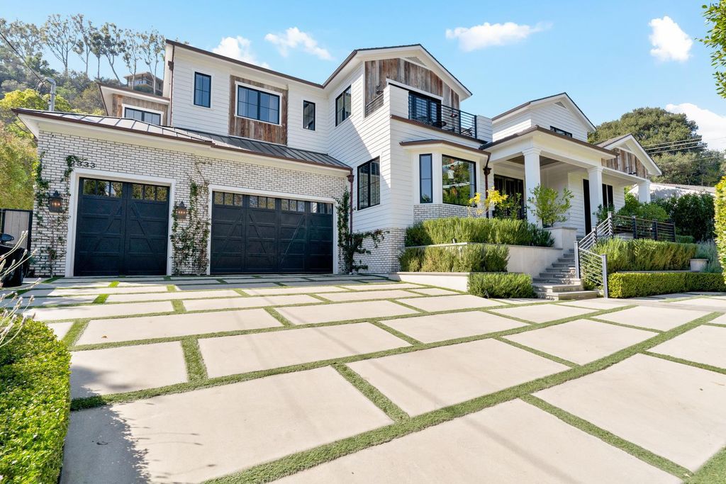 Lower Mandeville Canyon Contemporary Farmhouse in Los Angeles boasts Quality Craftsmanship Selling for $14,250,000 (37)