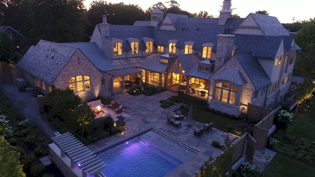 Magnificent-Stone-Manor-in-Illinois-Hits-Market-for-14999000-1