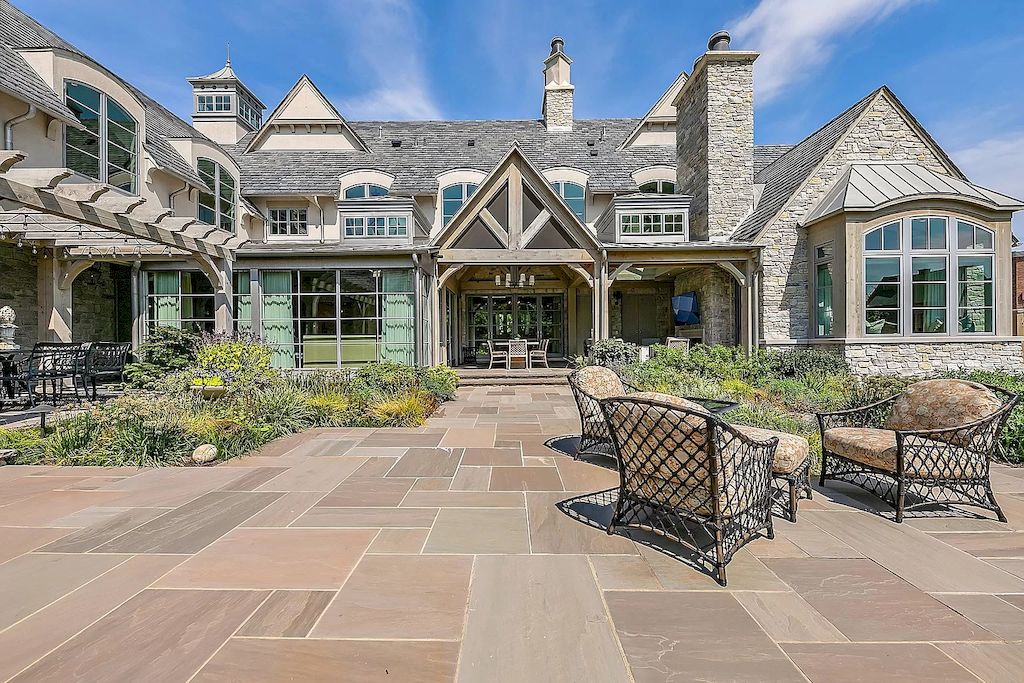 Magnificent-Stone-Manor-in-Illinois-Hits-Market-for-14999000-27