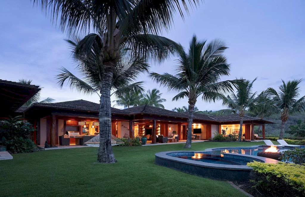 Masterly-Built-with-Only-Finest-Craftsmen-and-Materials-this-Incredible-Home-in-Hawaii-Listed-at-16200000-8