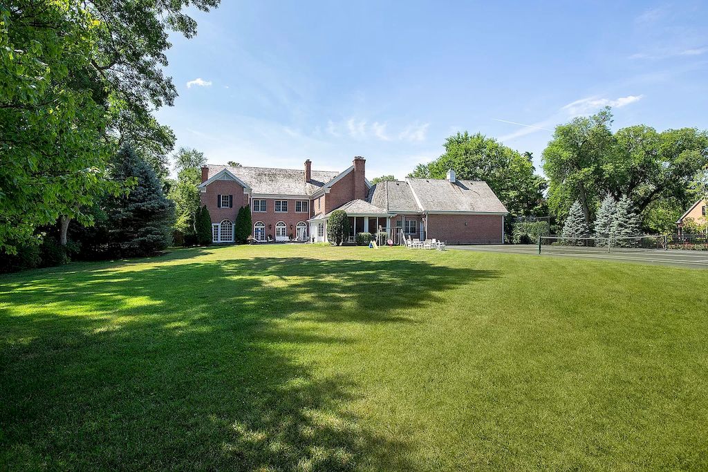 Outstanding-Georgian-Home-in-Illinois-Listed-at-4999000-17