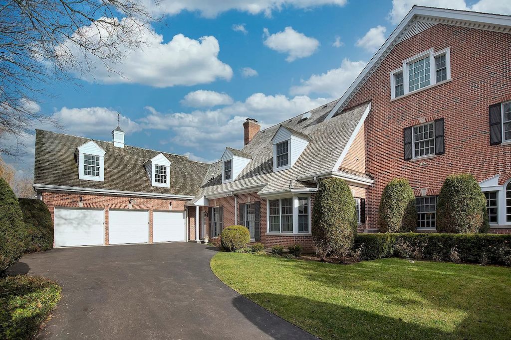 The Home in Illinois is a luxurious home built in 2005 with exquisite millwork, spacious rooms and high ceilings now available for sale. This home located at 27 Indian Hill Rd, Winnetka, Illinois; offering 06 bedrooms and 08 bathrooms with 8,800 square feet of living spaces. 