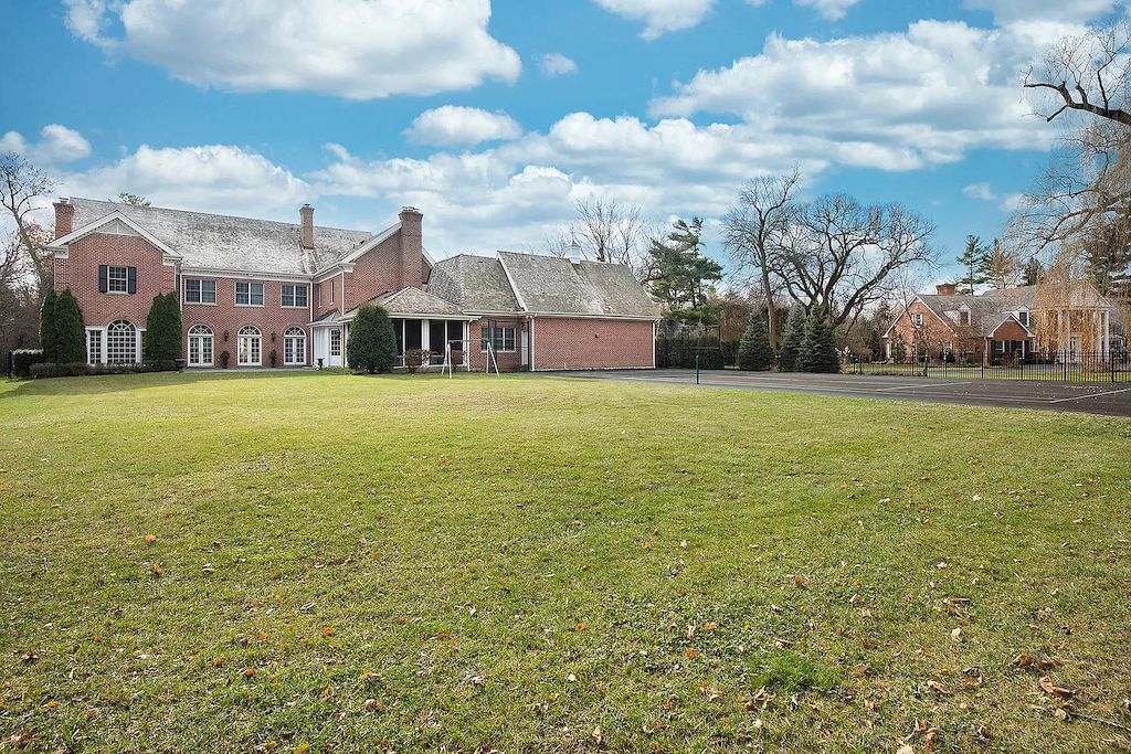 The Home in Illinois is a luxurious home built in 2005 with exquisite millwork, spacious rooms and high ceilings now available for sale. This home located at 27 Indian Hill Rd, Winnetka, Illinois; offering 06 bedrooms and 08 bathrooms with 8,800 square feet of living spaces. 