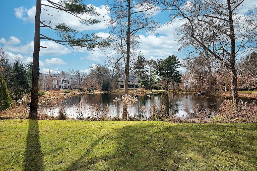 The Home in Illinois is a luxurious home built in 2005 with exquisite millwork, spacious rooms and high ceilings now available for sale. This home located at 27 Indian Hill Rd, Winnetka, Illinois; offering 06 bedrooms and 08 bathrooms with 8,800 square feet of living spaces. 