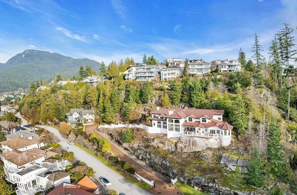 Perched-high-on-the-Hill-above-Sea-view-Mediterranean-Villa-in-West-Vancouver-Asks-for-C7888000-32