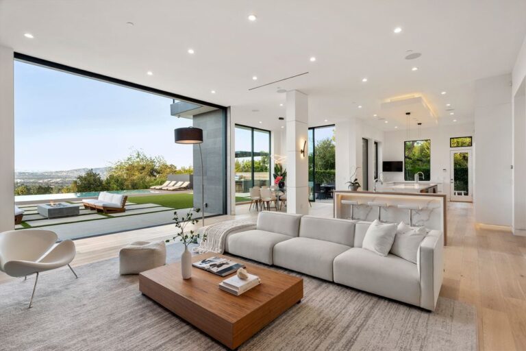 $7.995M Sherman Oaks Modern Home with A Sweeping Open Floor Plan