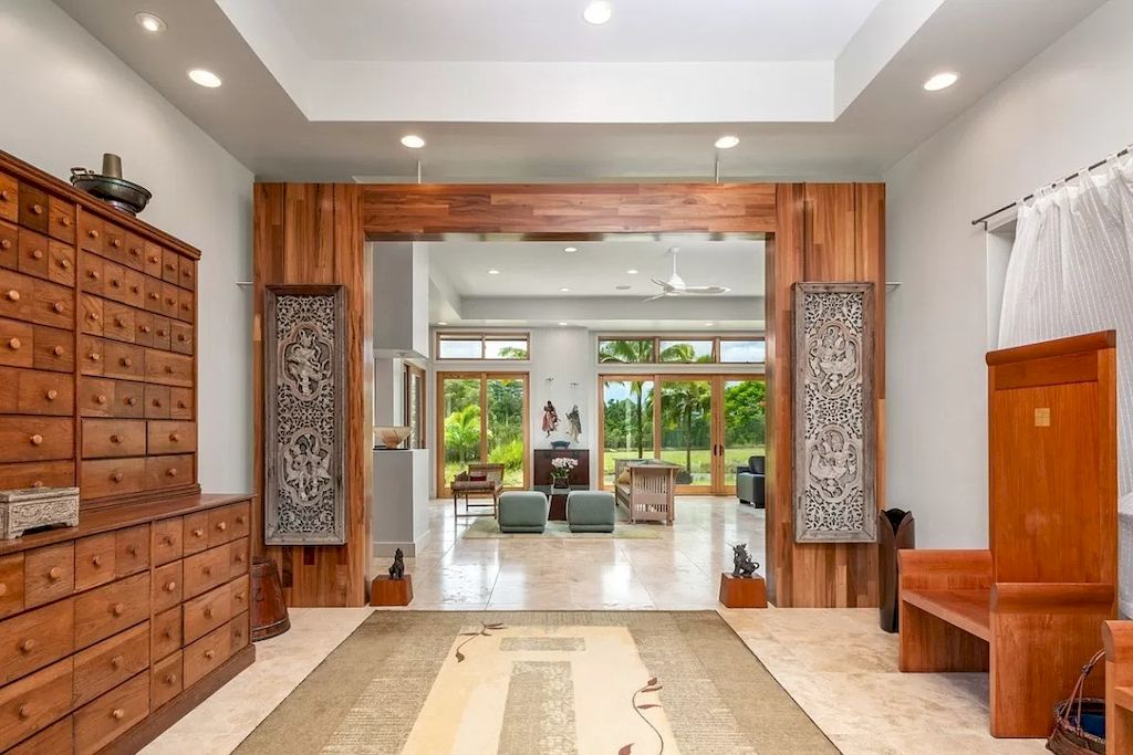 Situated-within-Meticulously-and-Maturely-Landscaped-Compound-this-Lush-and-Private-Estate-in-Hawaii-Listed-at-6250000-18