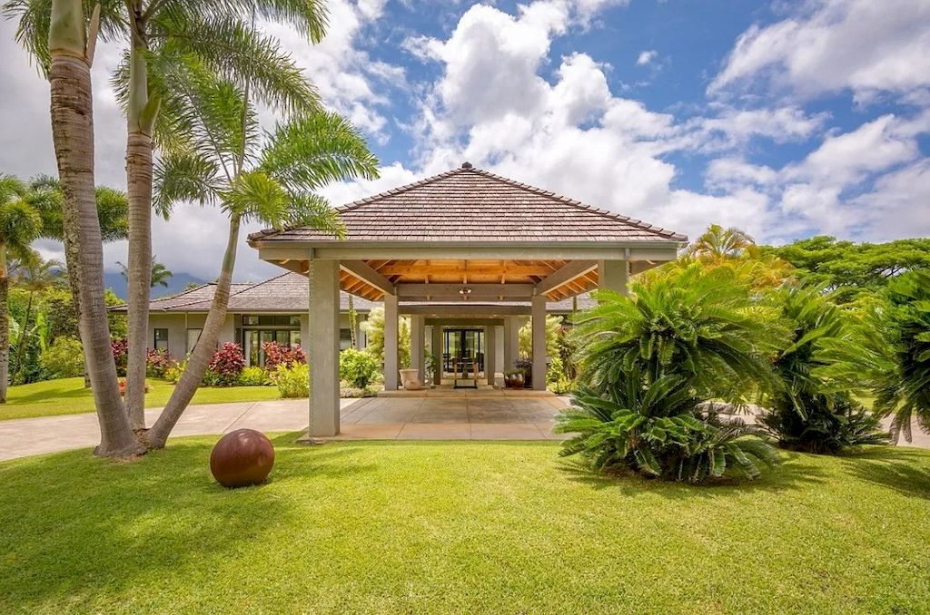 Situated-within-Meticulously-and-Maturely-Landscaped-Compound-this-Lush-and-Private-Estate-in-Hawaii-Listed-at-6250000-20