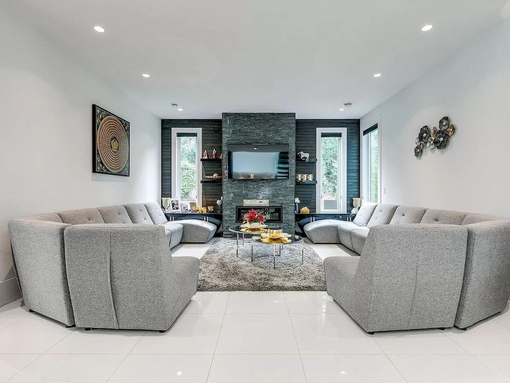 The Mansion in Surrey features beautiful outdoor entertainment area landscaped with high-quality turf, a south-east facing outdoor pool, mini-golf area available for sale