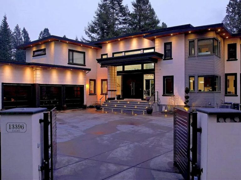 Spectacular Gated Contemporary Mansion in Surrey Lists for C$6,888,000