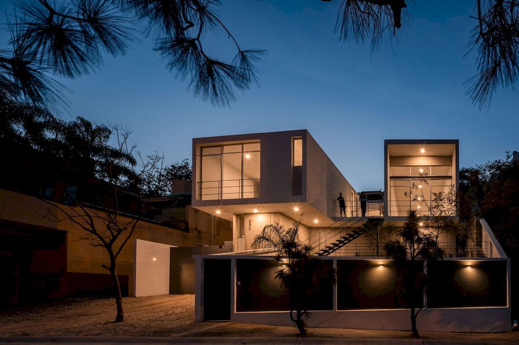 Stunning 2-storey House - Ep 02 House in Mexico by Colectivo NDS