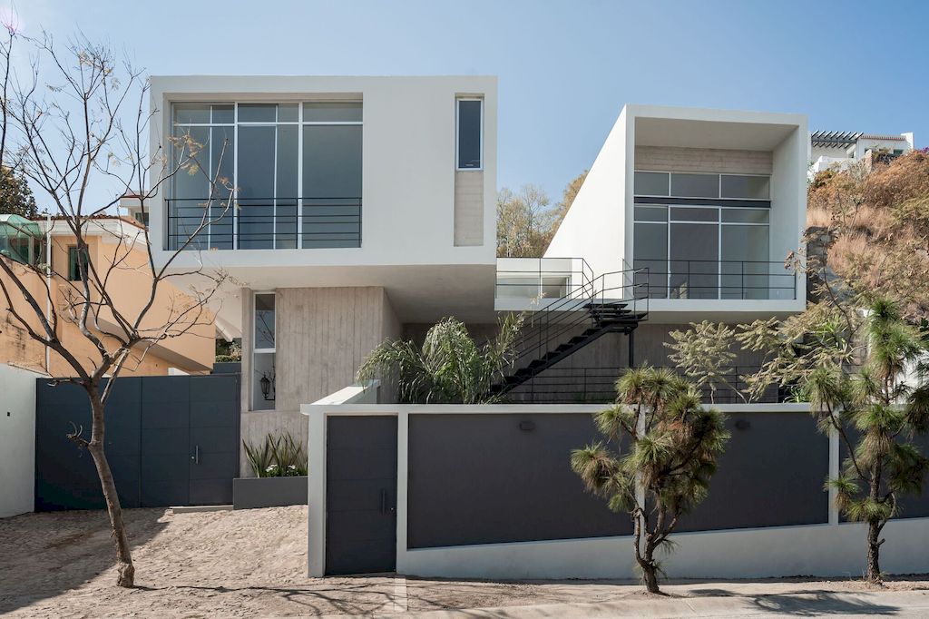 Stunning 2-storey House - Ep 02 House in Mexico by Colectivo NDS