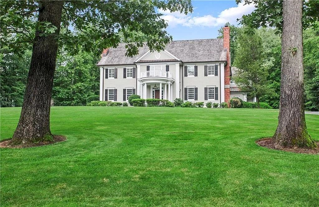 The Home in Connecticut is a luxurious home where you'll find extraordinary details and expert craftsmanship now available for sale. This home located at 15 Hillsley Rd, Darien, Connecticut; offering 06 bedrooms and 09 bathrooms with 8,748 square feet of living spaces.