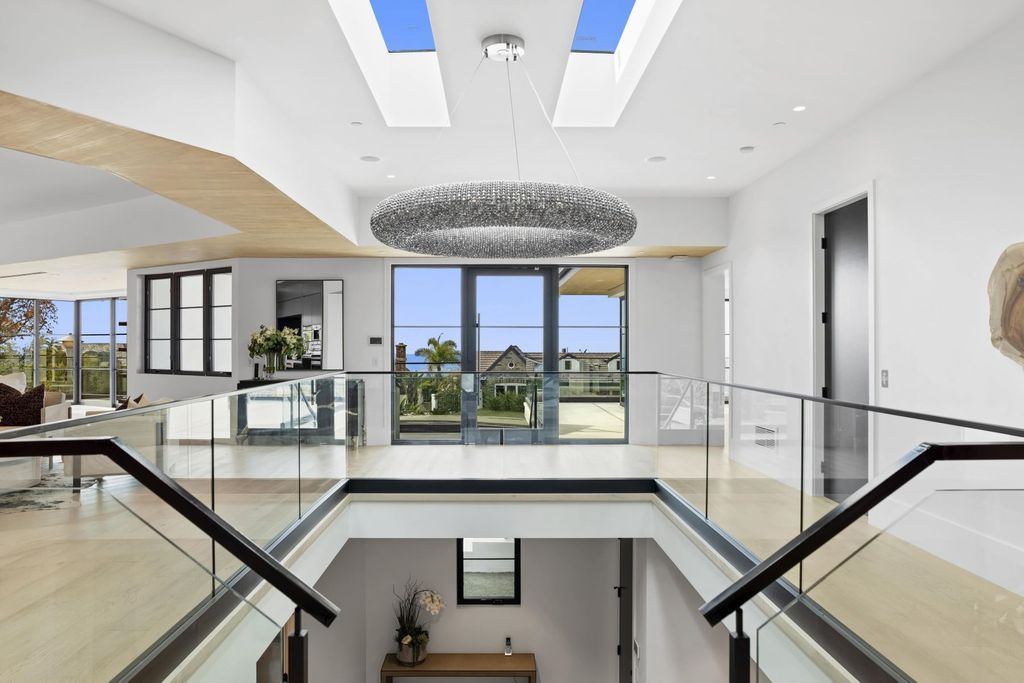 This-11995000-Remarkable-Newly-Constructed-Modern-Home-in-Newport-Beach-offers-Five-star-Amenities-6