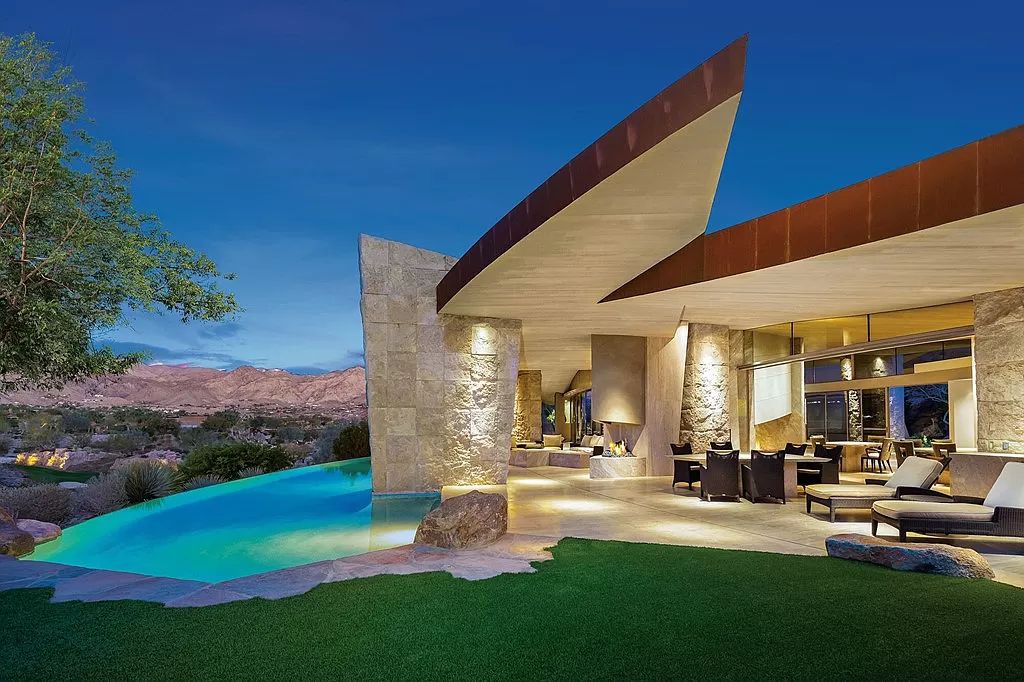 The Home in Palm Desert is an exceptional golf club estate with stunning views and beautiful landscape offering wonderful outdoor entertaining spaces now available for sale. This house located at 700 Summit Cv, Palm Desert, California